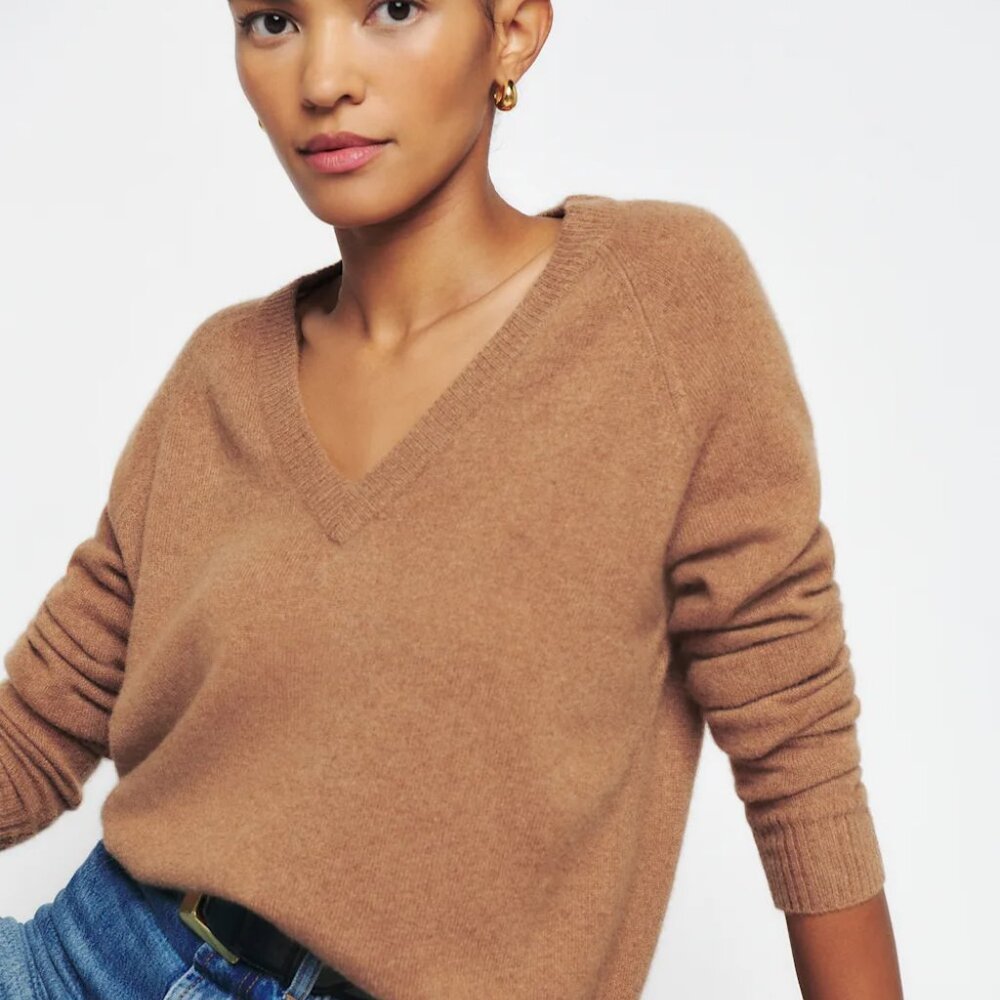Reformation Cashmere Relaxed V-Neck Sweater - Camel XS/S